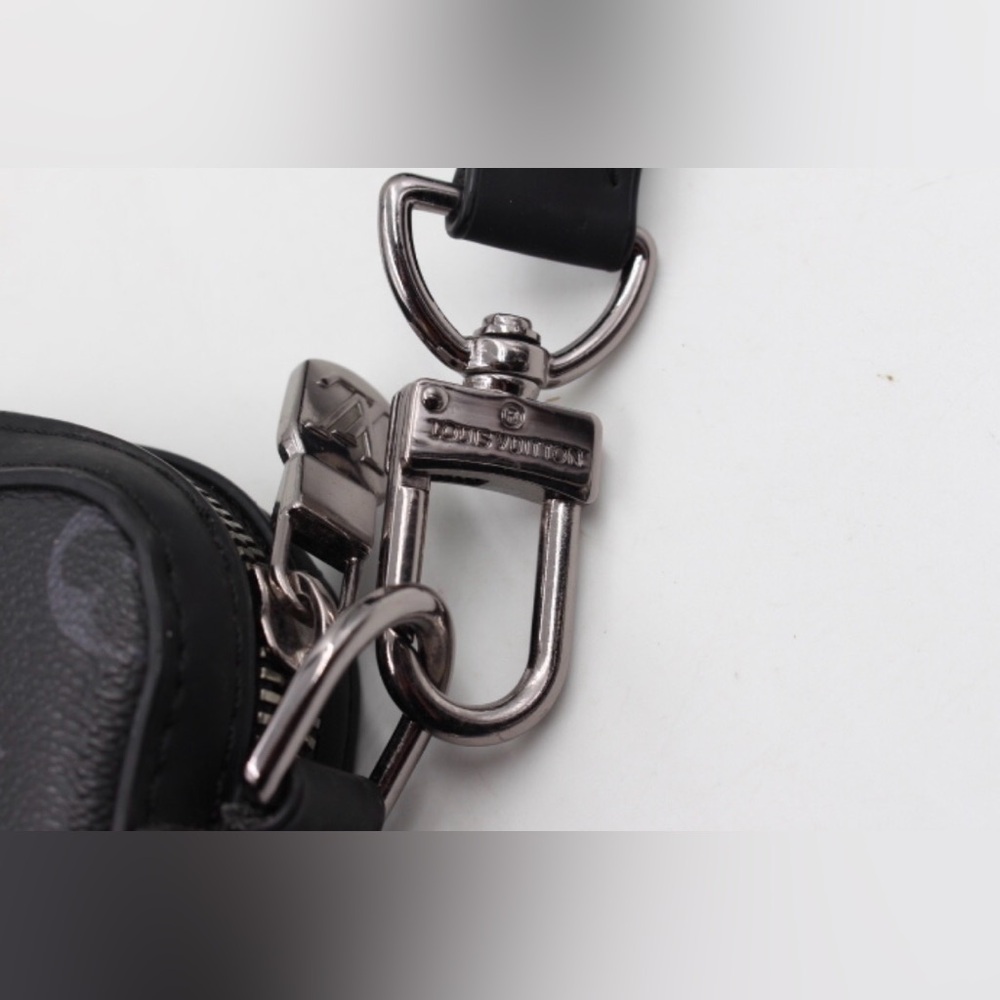 LOUIS VUITTON MESSENGER CROSSBODY BAG - Picture 8 of 12